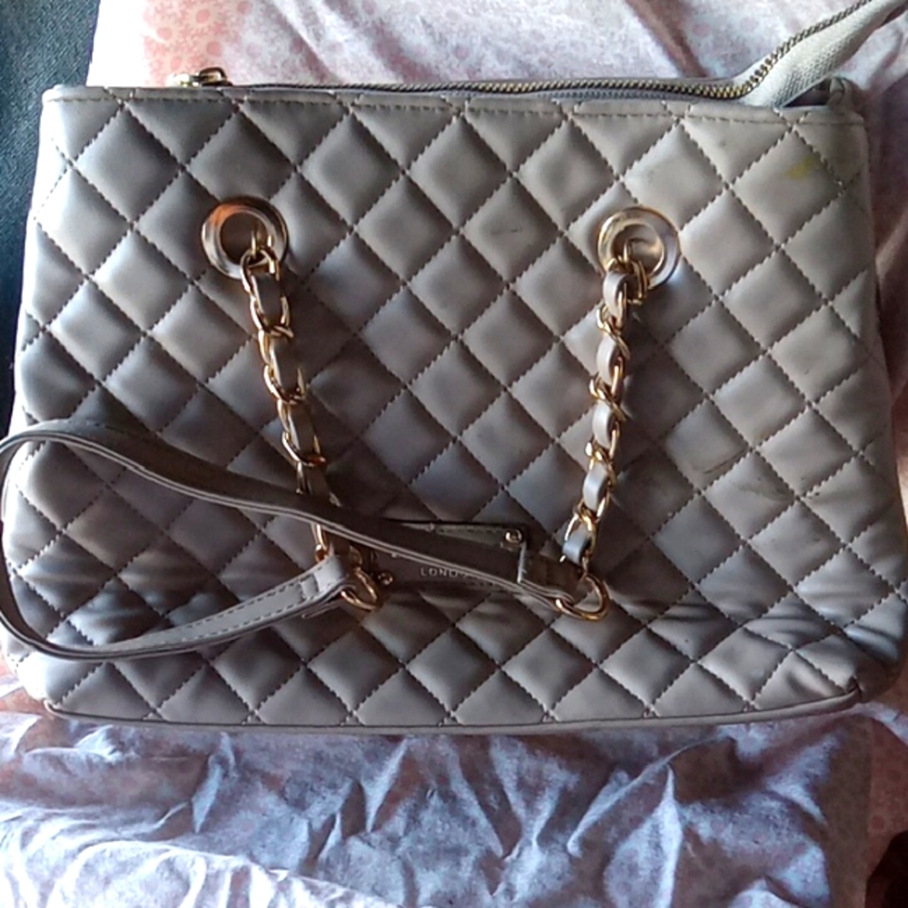 Elegant Gray Quilted Shoulder Bag